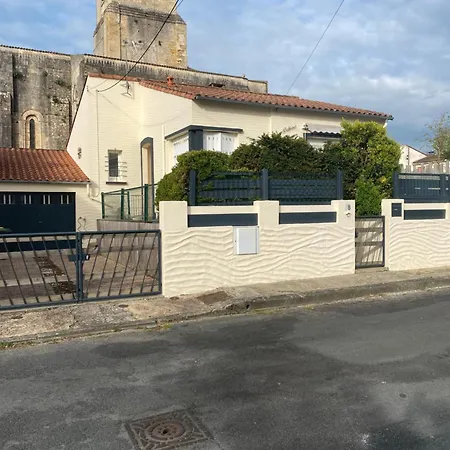 Loue Maison Quartier Calme Сasa de vacaciones *